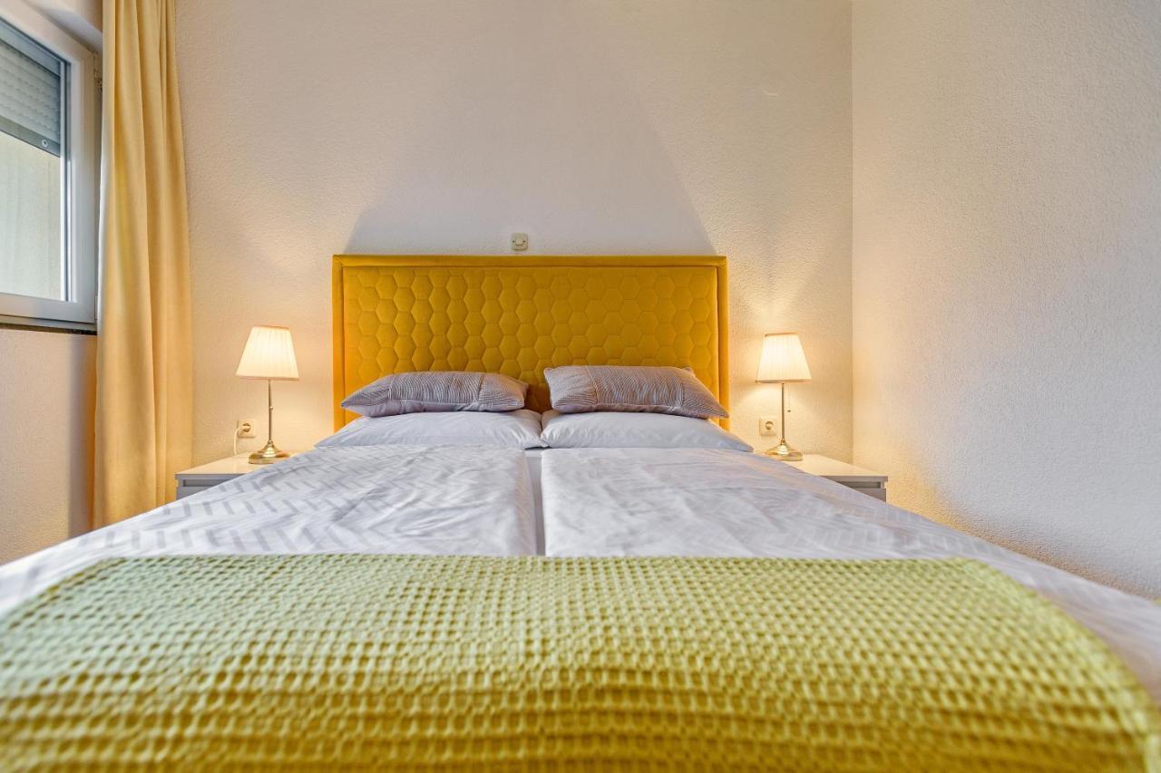 Comfort In Peaceful Area - With Garden Appartement Zadar