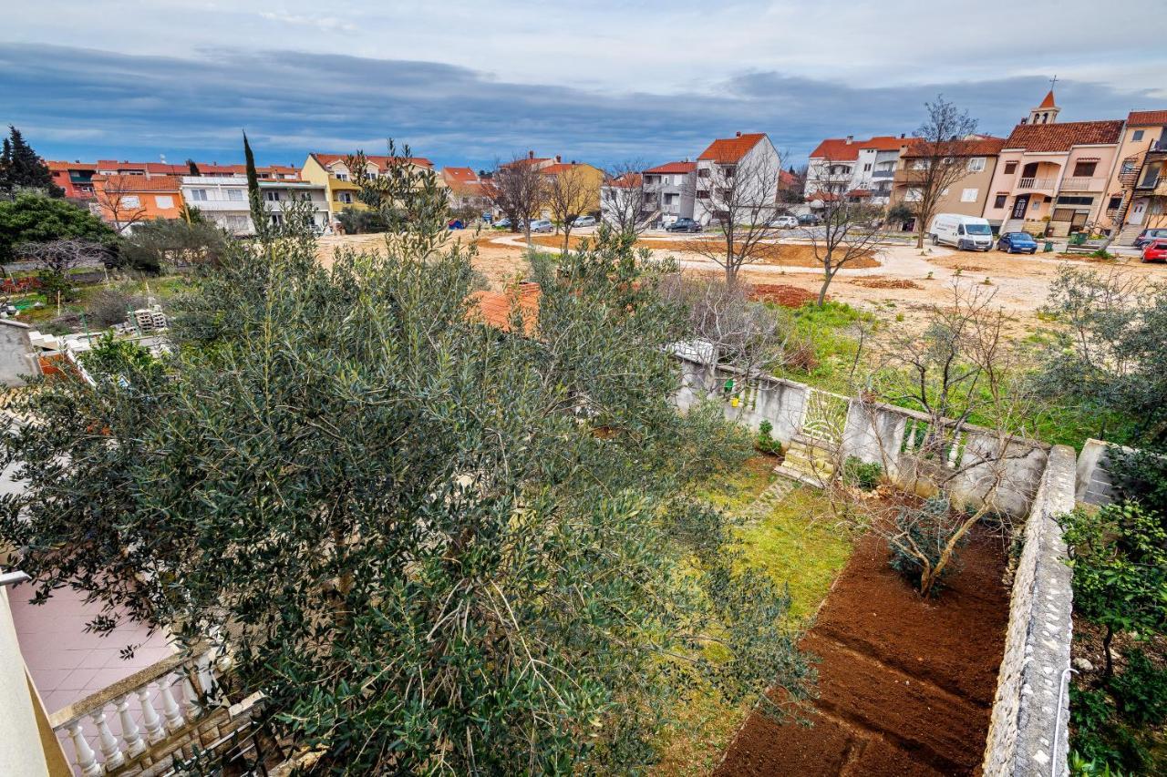 Comfort In Peaceful Area - With Garden Appartement Zadar