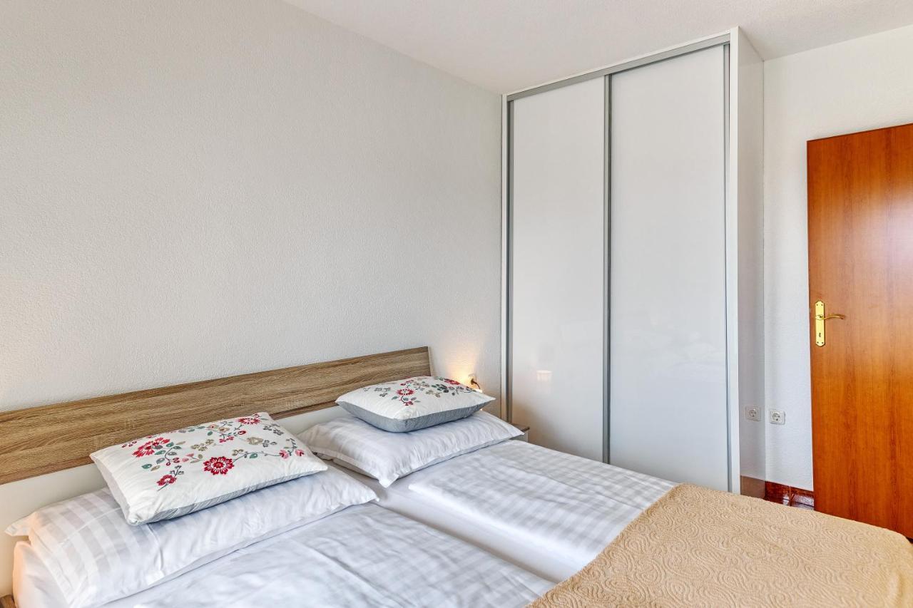 Comfort In Peaceful Area - With Garden Appartement *