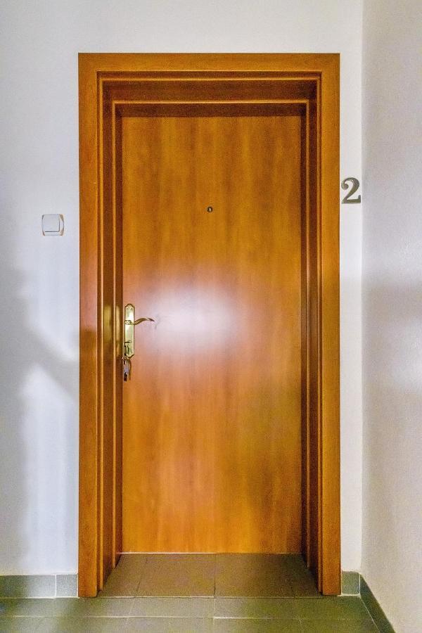Comfort In Peaceful Area - With Garden Appartement Zadar